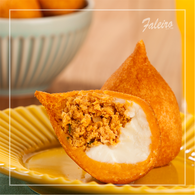 Coxinha De Frango Com Requeijão - 110g - Coxinha De Frango Com ...